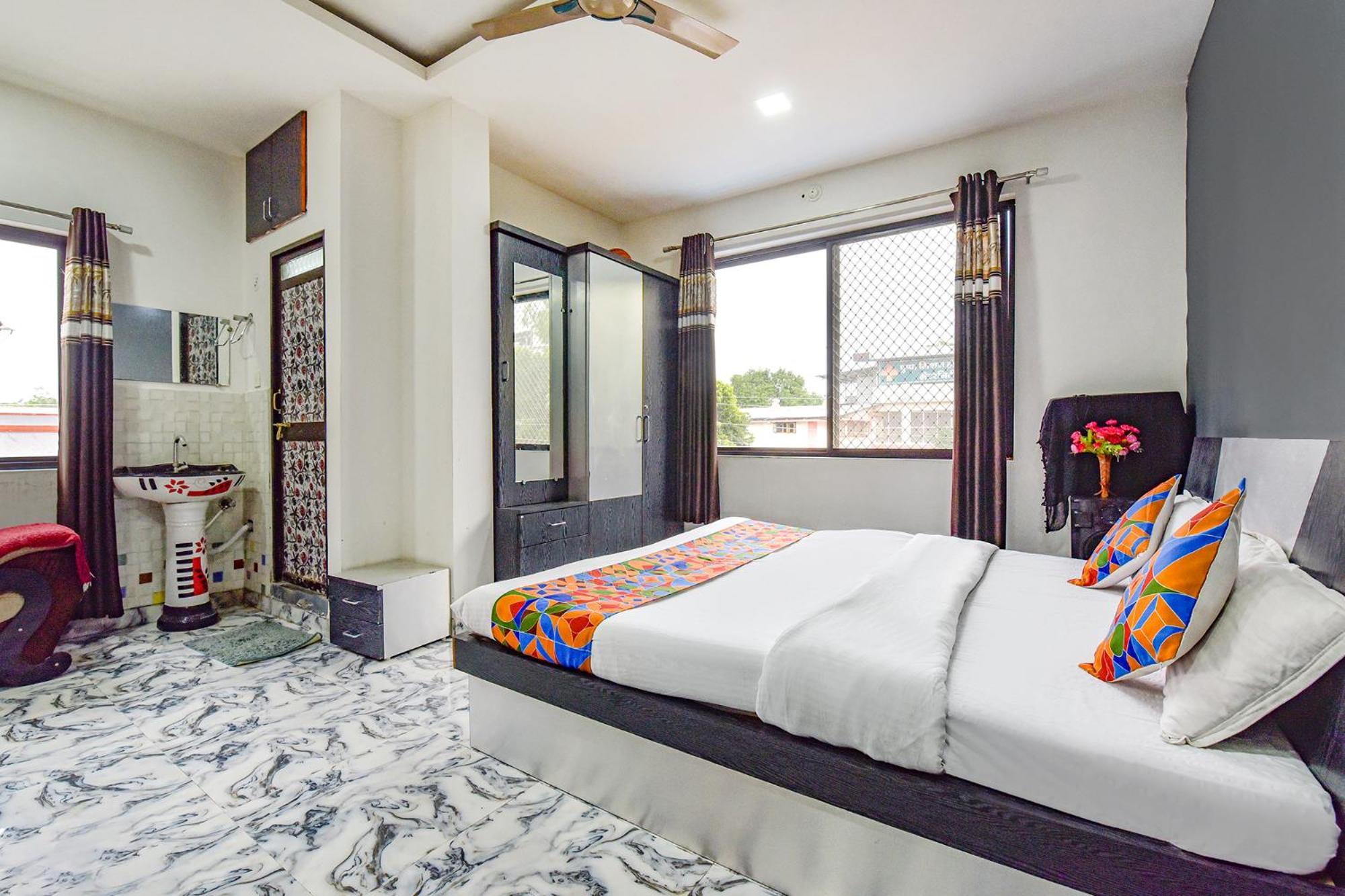 Fabexpress Soni Palace Ujjain Eksteriør bilde