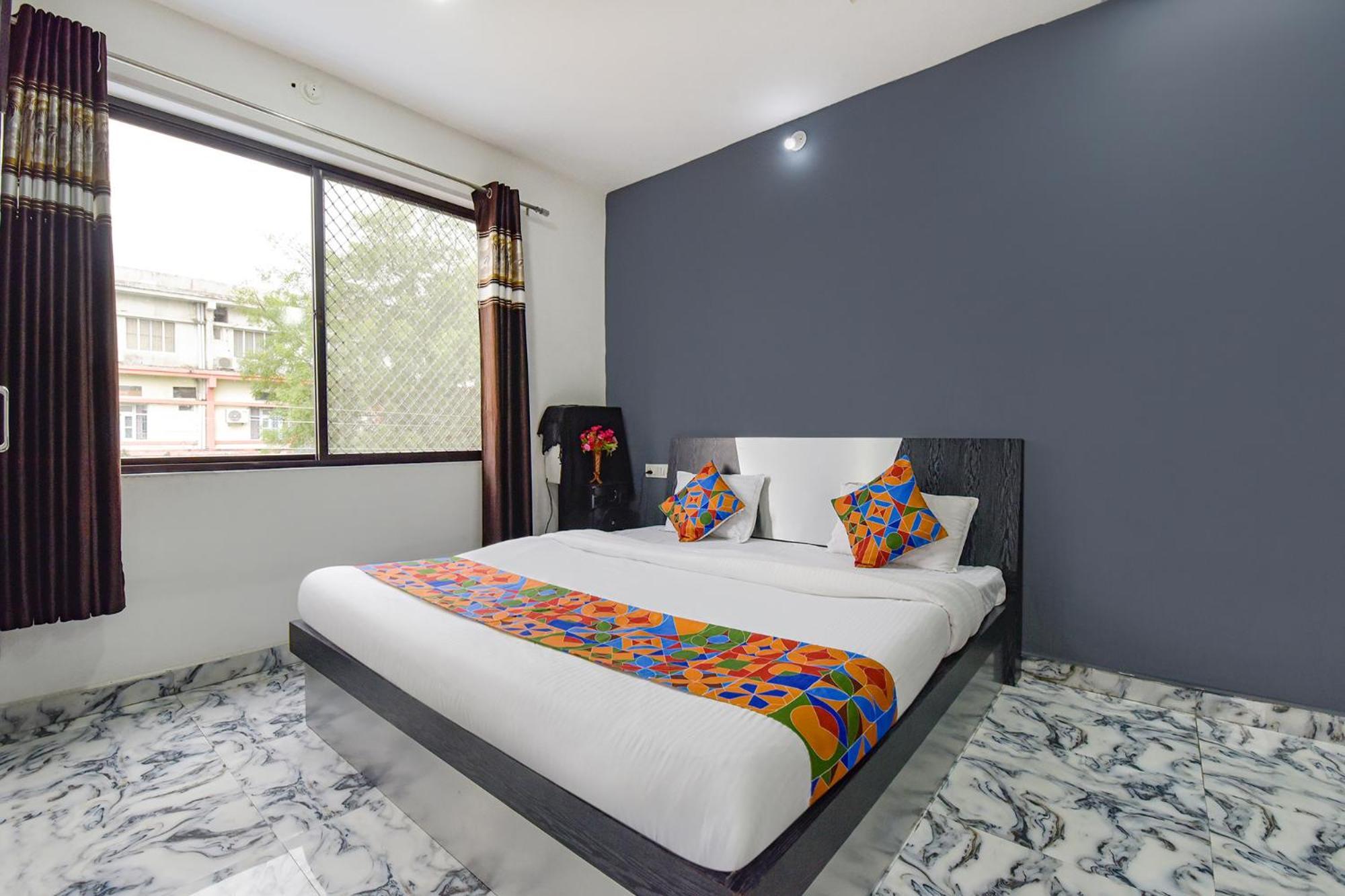 Fabexpress Soni Palace Ujjain Eksteriør bilde